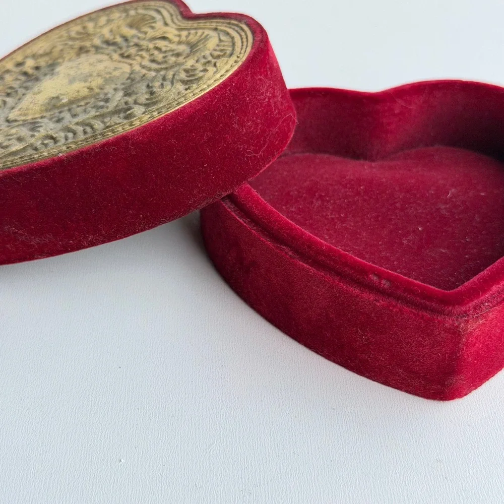 VTG Heart Trinket Box Red Gold Velvet Brass Filigree Jewelry Case Old World
